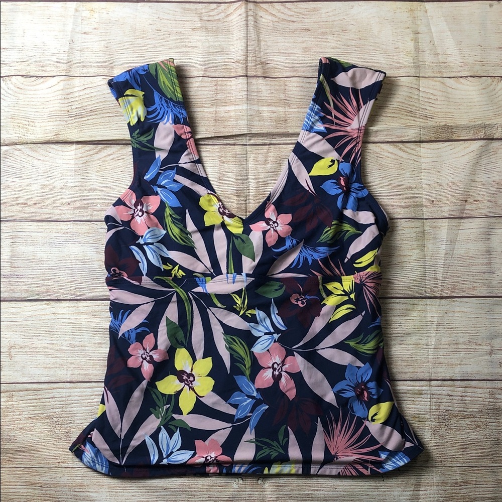Tropical Floral V-Neck‎ Tankini Top